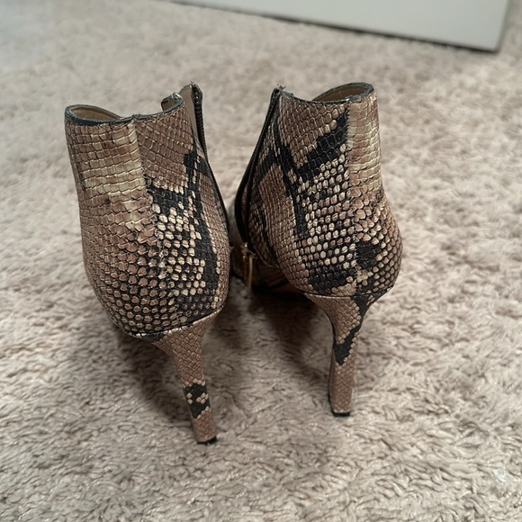 Vince Camuto snake skin booties size 8 1/2 - Picture 2 of 3